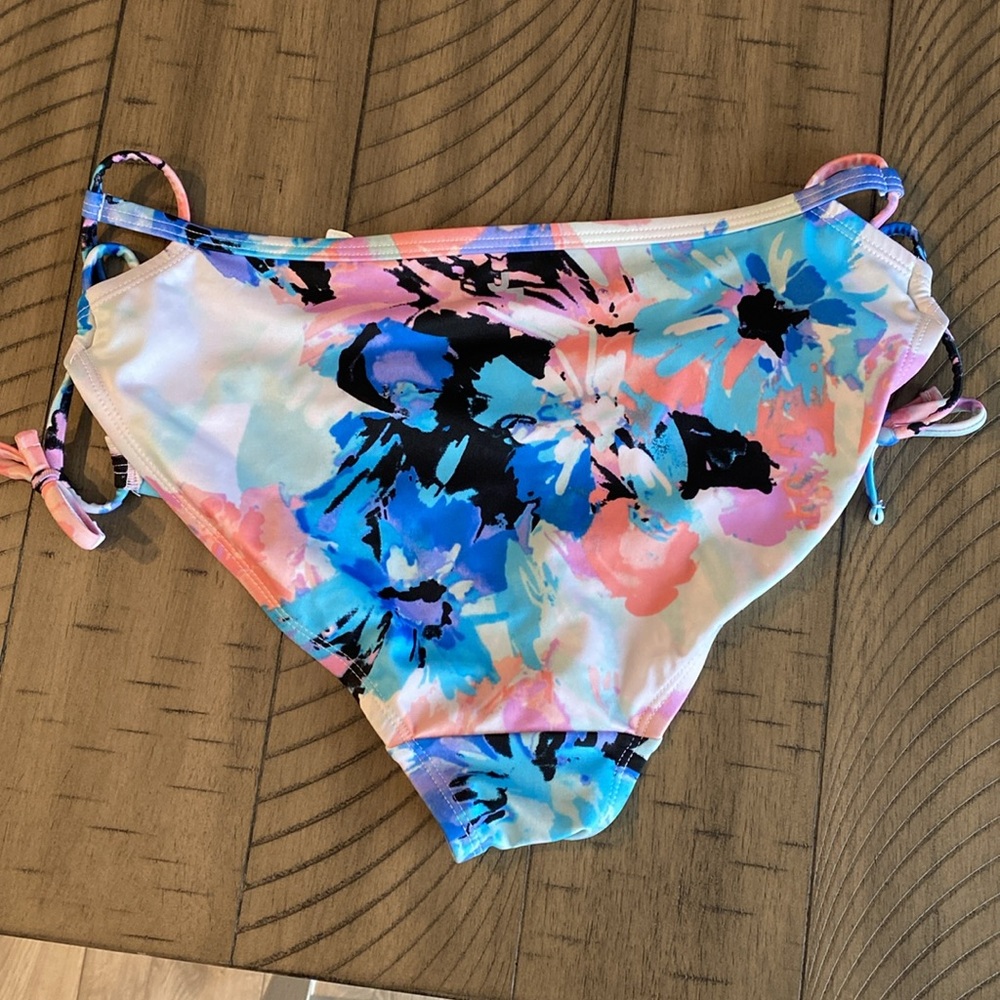 Women's Multicolor Bikini Set - Picture 6 of 7